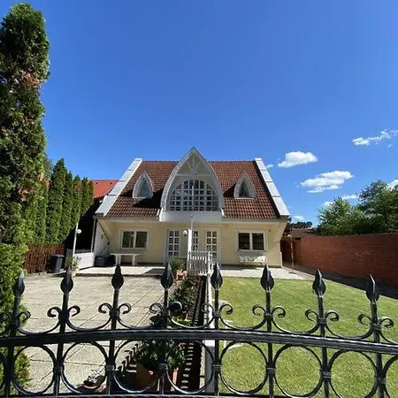 Apartament Aranypart 4 *